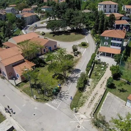 Guest house House Marissa By The Sea With Sea View Nerezine