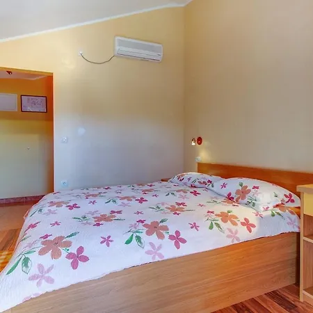 Pensión House Marissa By The Sea With Sea View *
